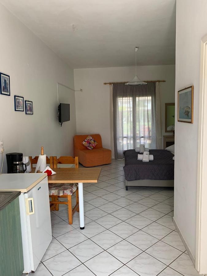 Eleftheria Studios And Apartments Acharavi  Ngoại thất bức ảnh