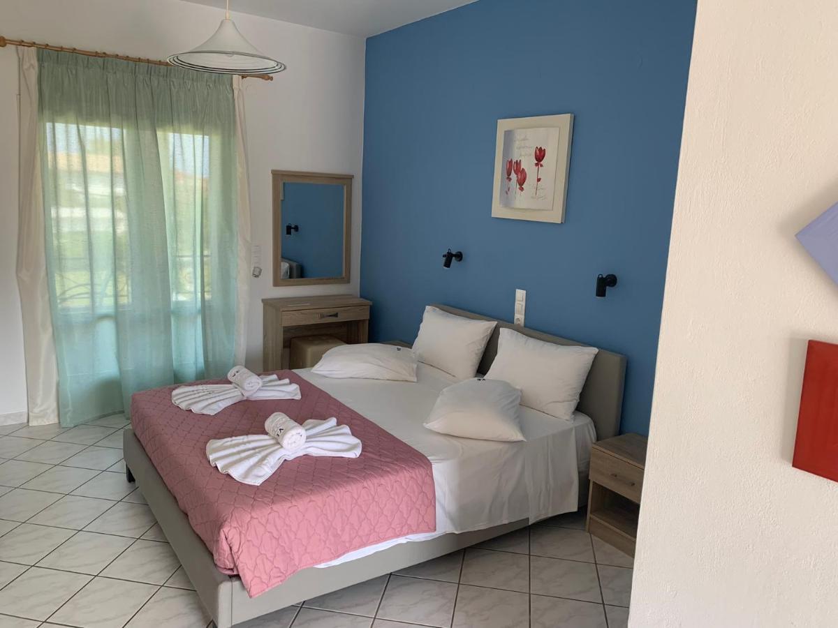 Eleftheria Studios And Apartments Acharavi  Ngoại thất bức ảnh