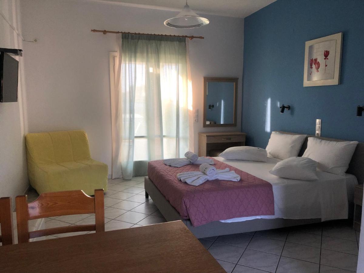 Eleftheria Studios And Apartments Acharavi  Ngoại thất bức ảnh