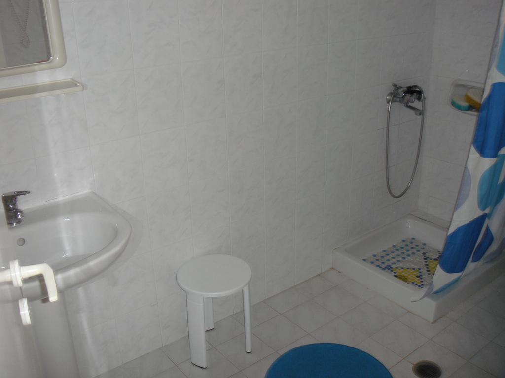 Eleftheria Studios And Apartments Acharavi  Phòng bức ảnh