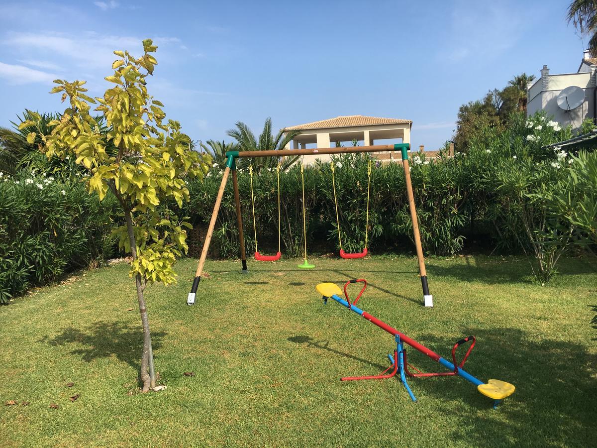 Eleftheria Studios And Apartments Acharavi  Ngoại thất bức ảnh